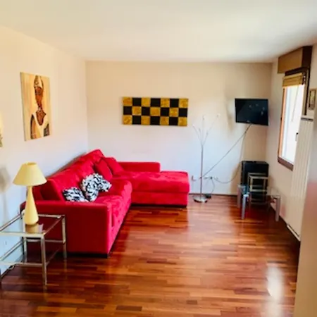 Apartment Centre Proche Transport Avec Parking Cergy